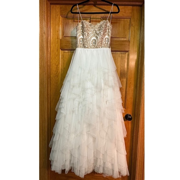 Say Yes to the Prom Juniors Embellished Strapless Cascade Gown Ivory Gold  SZ 7 - Picture 3 of 16